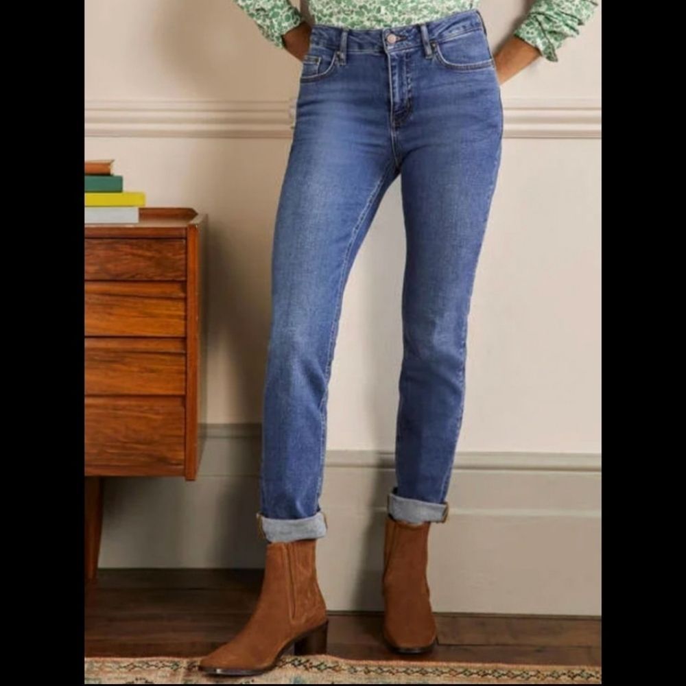 Boden Straight Leg Jeans in Blue